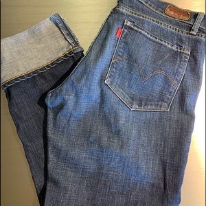 LEVI’s Capital E cropped denim jeans